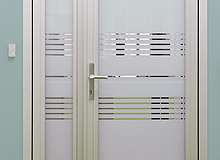 Строгий пескоструйный рисунок полосками